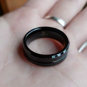 Brand New Tungsten Men's Wedding Ring